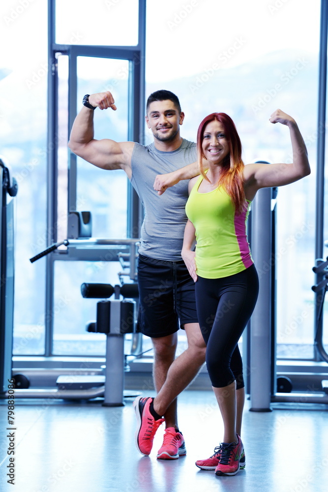 Wall mural couple at the gym