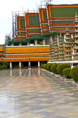 Fototapeta na wymiar pavement gold temple in bangkok reflex
