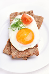 Fried egg on crispbread