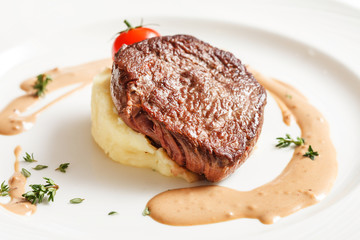 steak with mashed potatoes