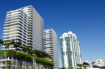Fototapeta na wymiar Apartment Building in Miami
