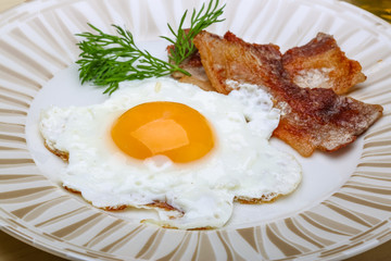 Breakfast - egg with bacon