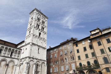 Fototapeta na wymiar Piazza del Duomo,Lucca