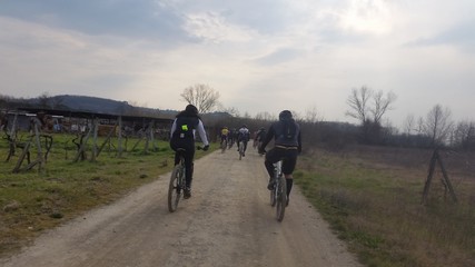 Obraz premium In bicicletta per la campagna toscana