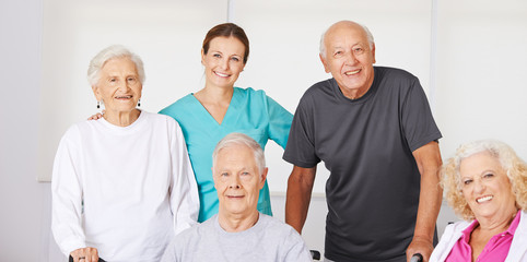 Gruppen Senioren im Pflegeheim