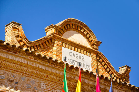 Detalle del Ayuntamiento de Consuegra, Toledo, Espa&ntilde;a