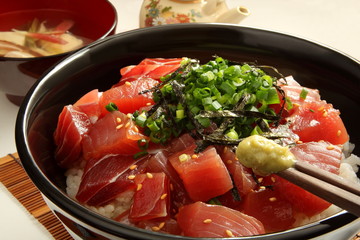 わさび　まぐろ　丼