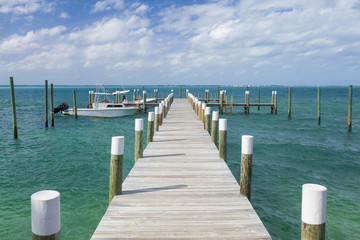 Fototapeta na wymiar dock and boats in bahamas