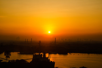 Obraz premium Sunrise on the Saigon River