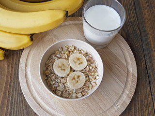 oat porridge with bananas and yogurt