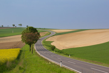 Einsame Straße in Österreich