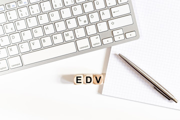 Schreibtisch - Würfel - EDV