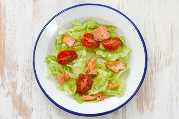 salad with smoked salmon