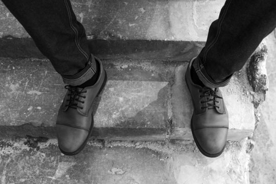 men's feet  in retro shoes