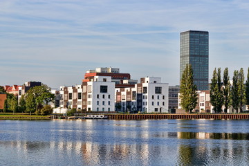 Obraz premium Wohnen am Wasser