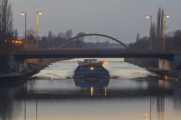 Abwaschbare Fototapete Stadt am Wasser Mittelland Canal