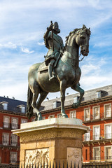 Fototapeta na wymiar Statue of Philip III at Mayor plaza in Madrid
