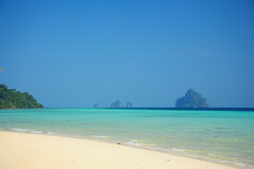 White Sand Beach on Paradise Island