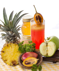 Tamarillo and pineapple mix smoothies