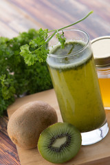 kiwi smoothies