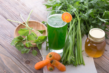 Carrot and spinach mix juice