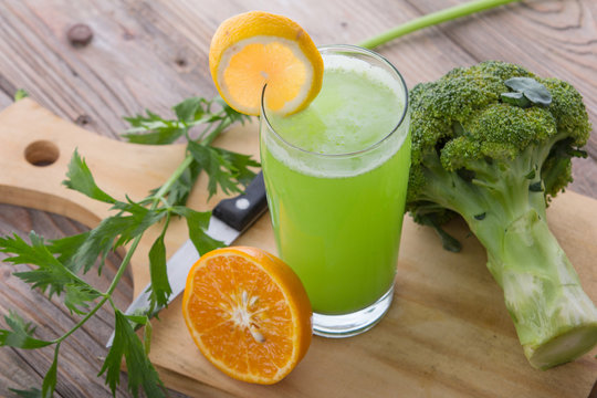 Broccoli and celery mix juice