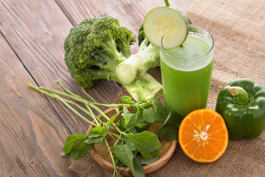 Green vegetables mix juice