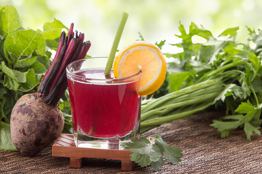 Beet and vegetables mix juice