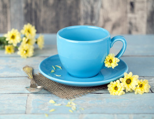 Tasse mit Blumen