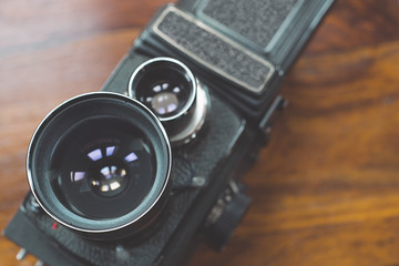 Twin-lens reflex camera