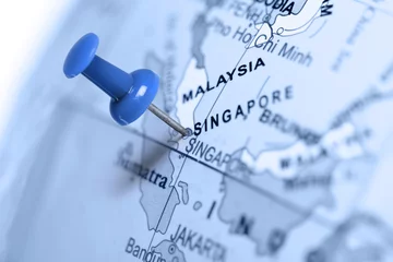 Foto auf Leinwand Standort Singapur. Blauer Stift auf der Karte. © Zerophoto