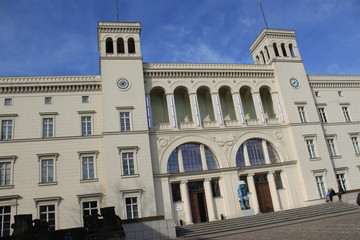 Obraz premium Portal des Hamburger Bahnhofs in Berlin