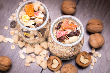 myusli with nuts