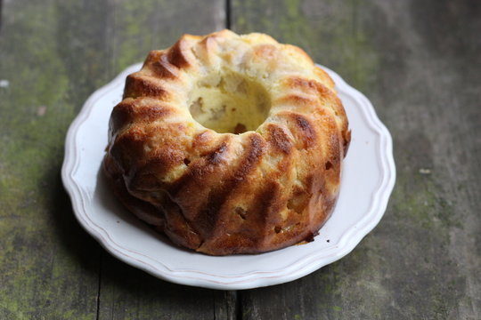 Пирог заливной яблочный, кекс