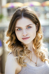Obraz premium Young beautiful woman