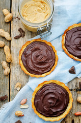 tartlets with peanut butter mousse and chocolate