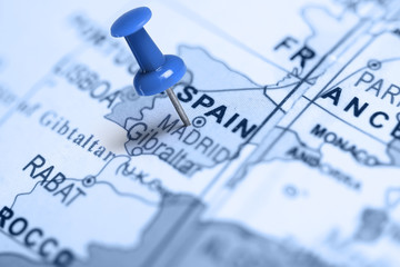 Naklejka premium Location Spain. Blue pin on the map.
