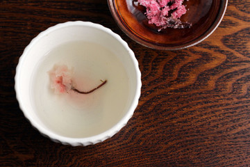 Sakurayu drinking cherry blossoms in hot water in the salted