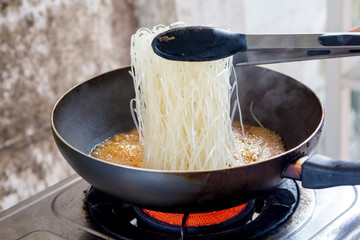 fried noodle in pan