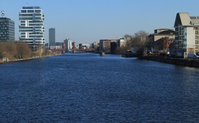 Obraz premium Blick von der Schillingbrücke nach Osten (März 2015)