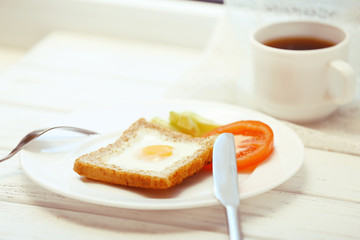 Scrambled egg with bread