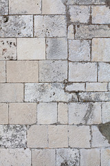 Wall of natural stone