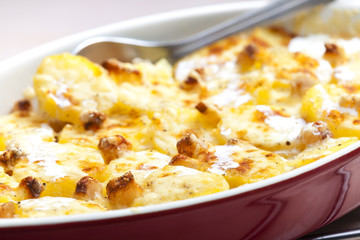 baked cream potatoes with bacon