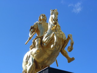 golener Reiter