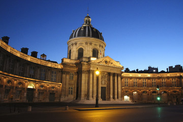 Fototapeta na wymiar Beautiful, old and artistic architecture in Paris, France
