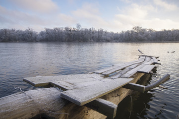  łódki w przystani wędkarskiej © Mike Mareen