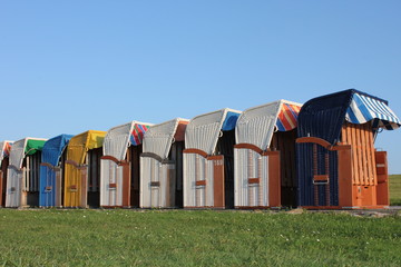 Naklejka premium Strandkörbe am Meer