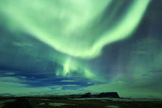 Islanda: l'aurora boreale, la notte illuminata a giorno