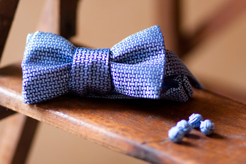 Noeud papillon et boutons de manchettes