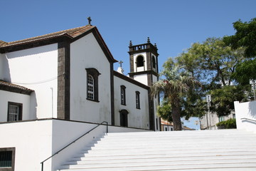 Fototapeta na wymiar Treppe zur Kirche auf den Azoren